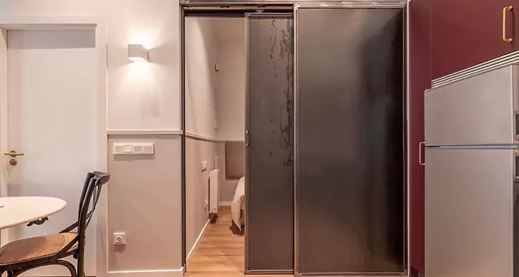We Fix Closet Sliding Door in Holiday, FL 