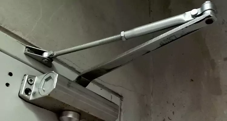 Door Closer Parallel Arm Installation in Holiday, FL