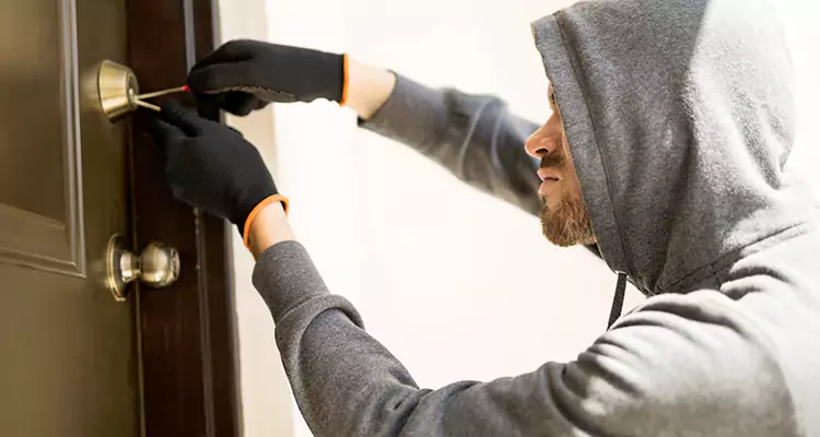 Emergency Motel Lock Repairs—Available 24/7 in Holiday, FL